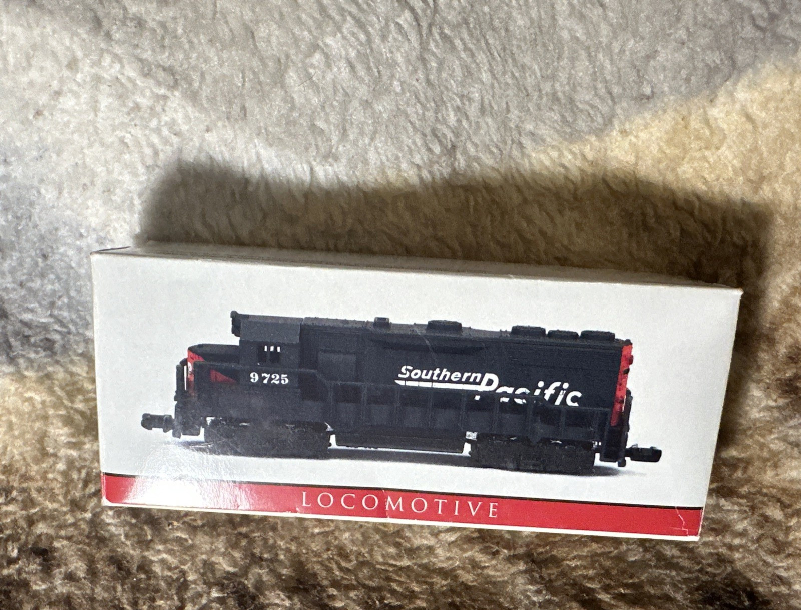 Southern Pacific High Speed Metal Products N Scale 9725 Diesel Locomotive Train