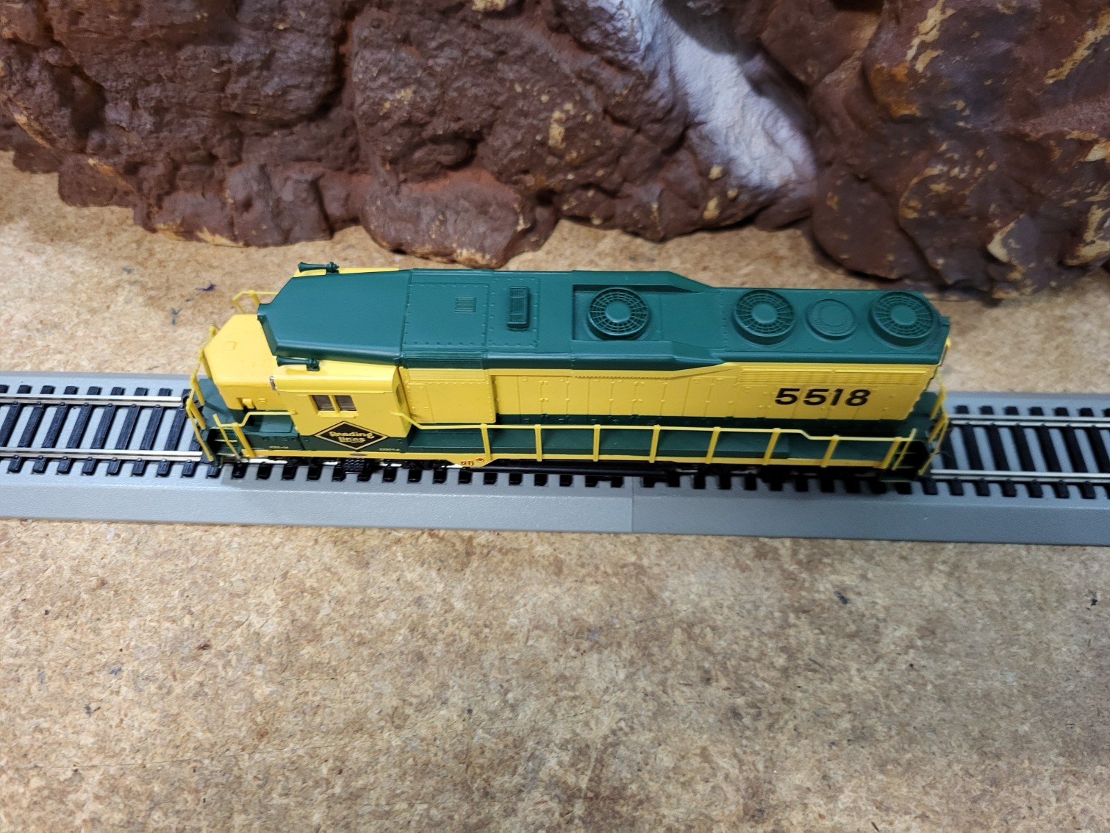Bachmann 60802 HO Scale DCC GP 30 Locomotive, Reading #5518, $7/$3/$15 Ship