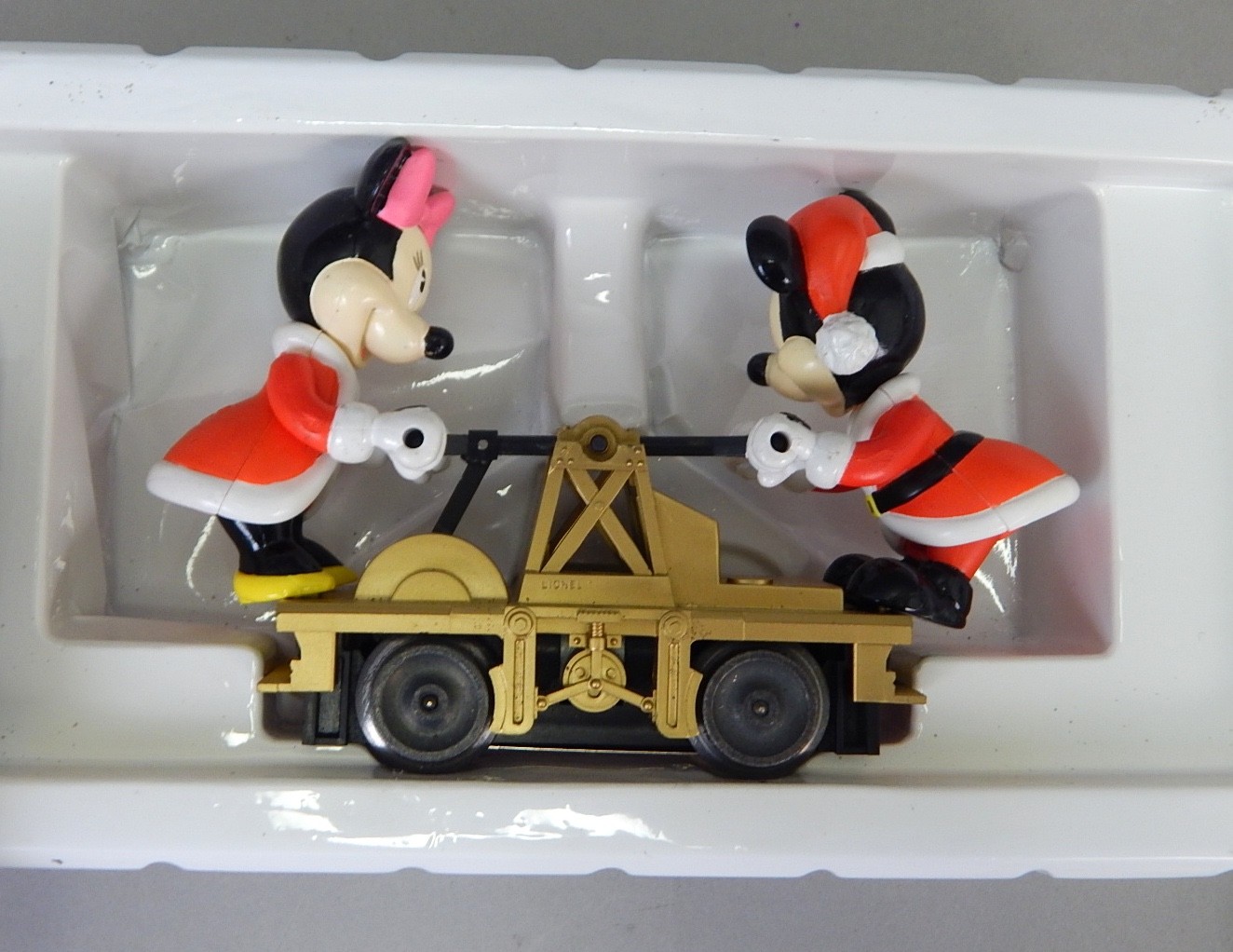 MIB Lionel 6-18433 Mickey Minnie Mouse Disney Christmas Handcar O Gauge Train