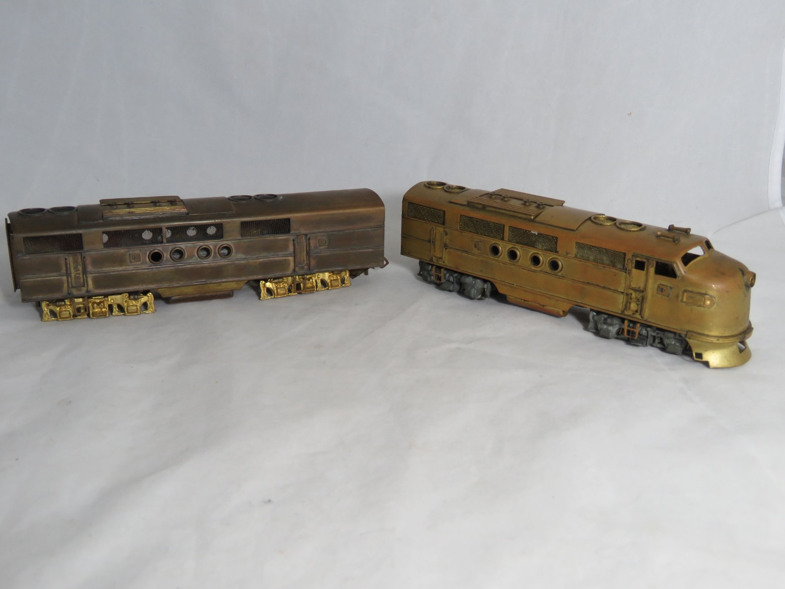 Tenshodo Brass HO Scale A&B Diesel (A) Untested (B) Missing Trucks and Wheels