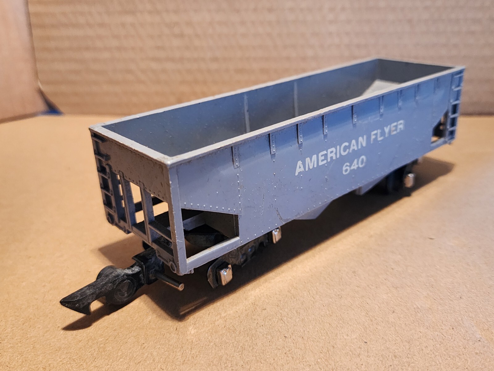 AMERICAN FLYER IC 630 Reefer Boxcar and Grey 640 Hopper-Very Good Condition jw
