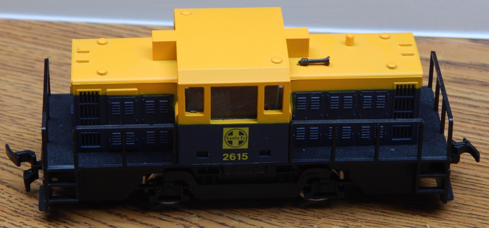 IHC M502 SANTA FE CANTER CAB SWITCHER DIESEL LOCO USED BOX RUNS HO GAUGE LQQK