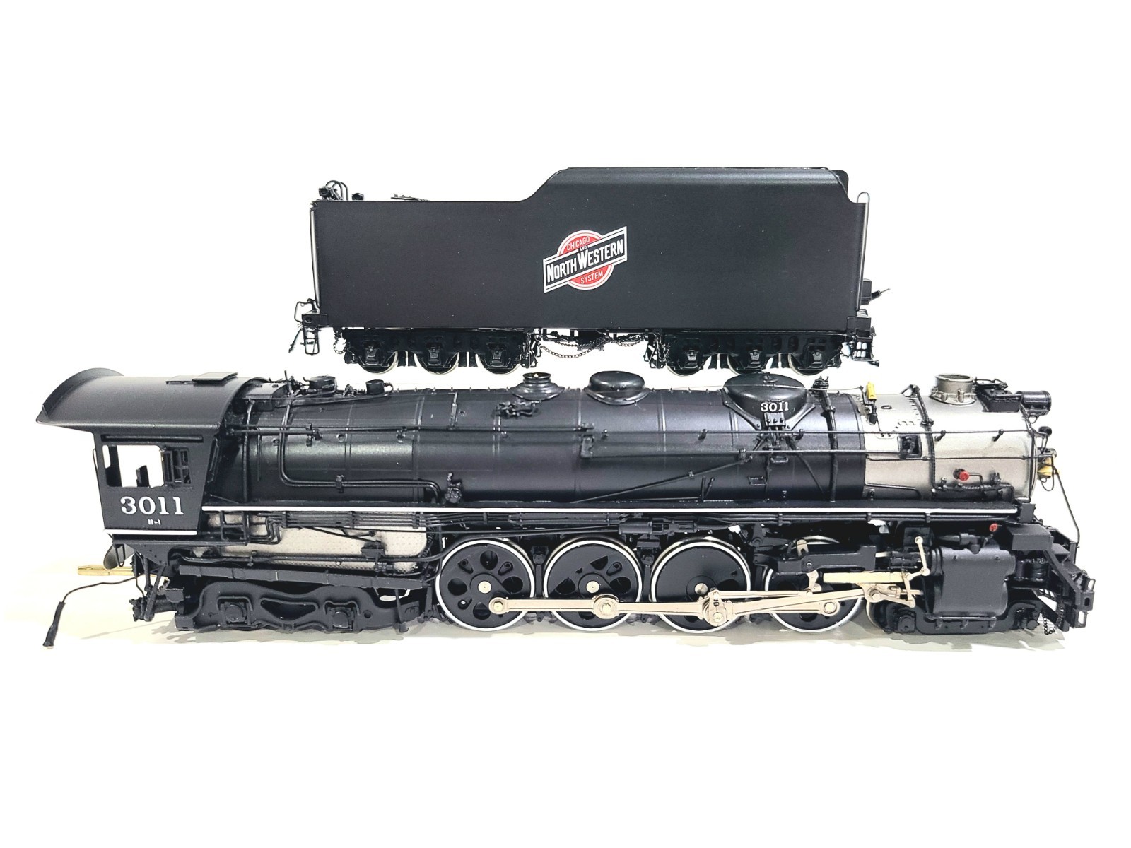 Challenger CIL Samhongsa C&NW H-1 4-8-4 Chicago & NW #3011 HO Brass #2227.1