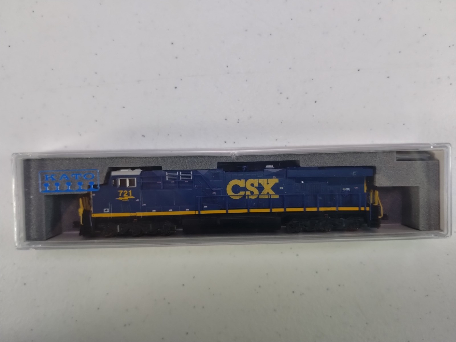 KATO 176-8929GE ES44AC CSX #721 N-Scale DCC w/Lights – No Sound