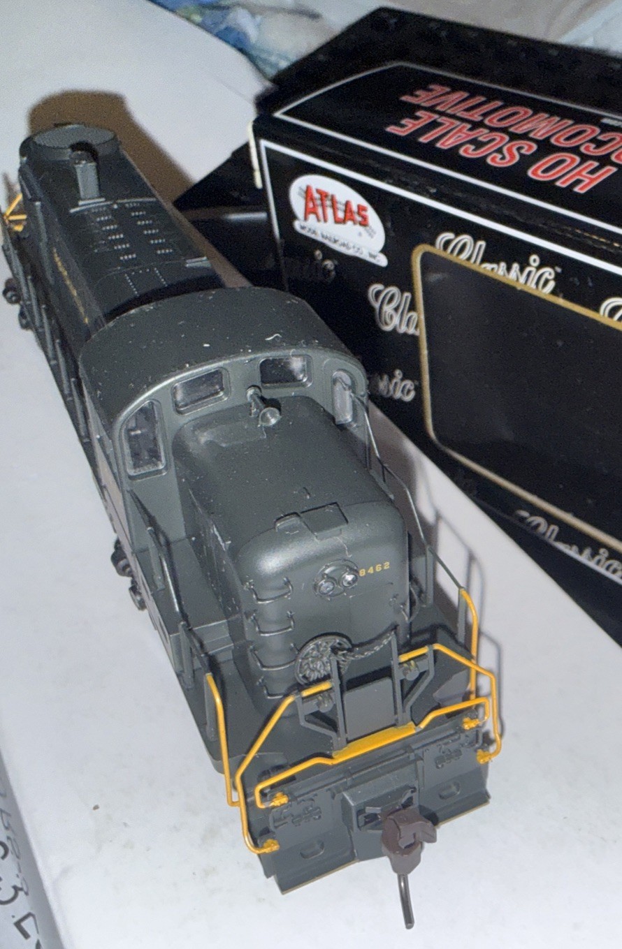 Atlas Classic Gold Ho Scale Pennsylvania Alco RS-3 #8462 Diesel Loco W/ Sound
