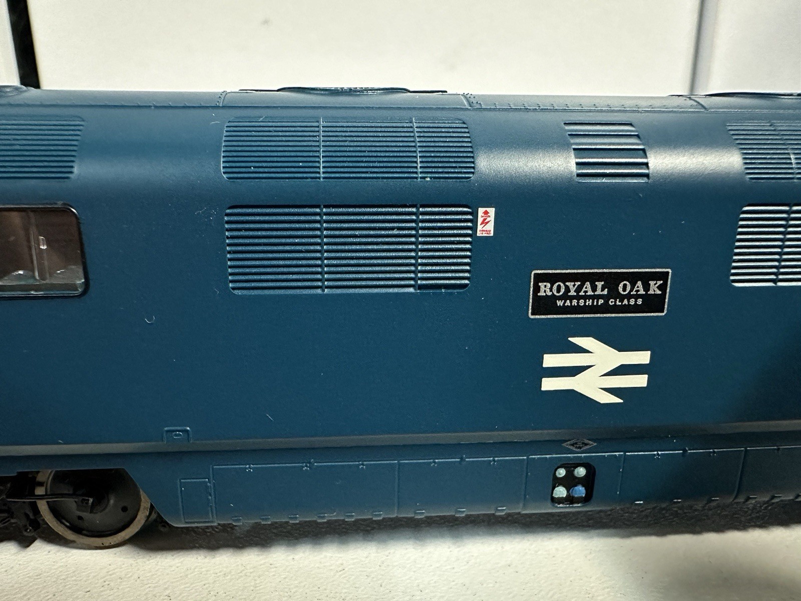 BACHMANN 32-067 CLASS 43 WARSHIP 842 ‘ROYAL OAK’ BR BLUE 21 DCC READY BOXED