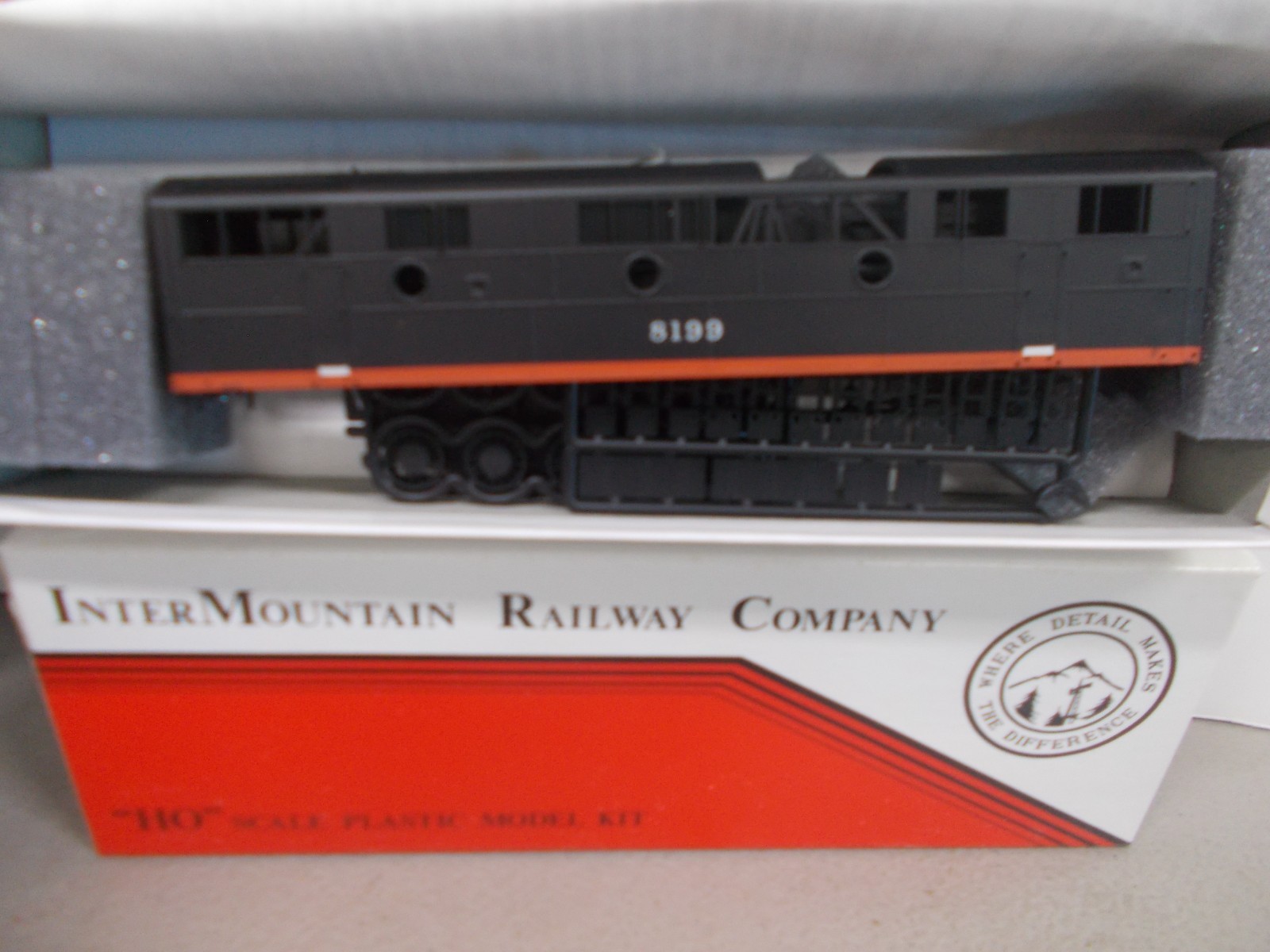 INTERMOUNTAIN # 44502-01~”SP BLACK WIDOW” F-7B LOCOMOTIVE SHELL KIT ~HO SCALE