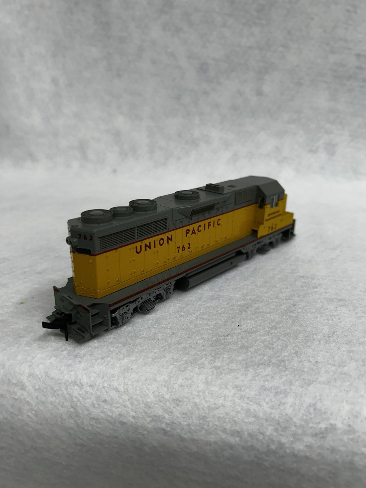 Beautiful KATO Union Pacific Railroad GP-35 Diesel Engine HO