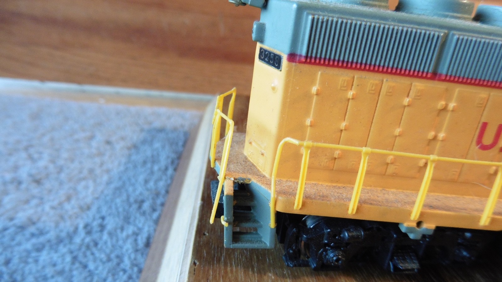 3 Miniature Union Pacific Replica Locomotive Die Cast Trains #3258 #2452 RSO