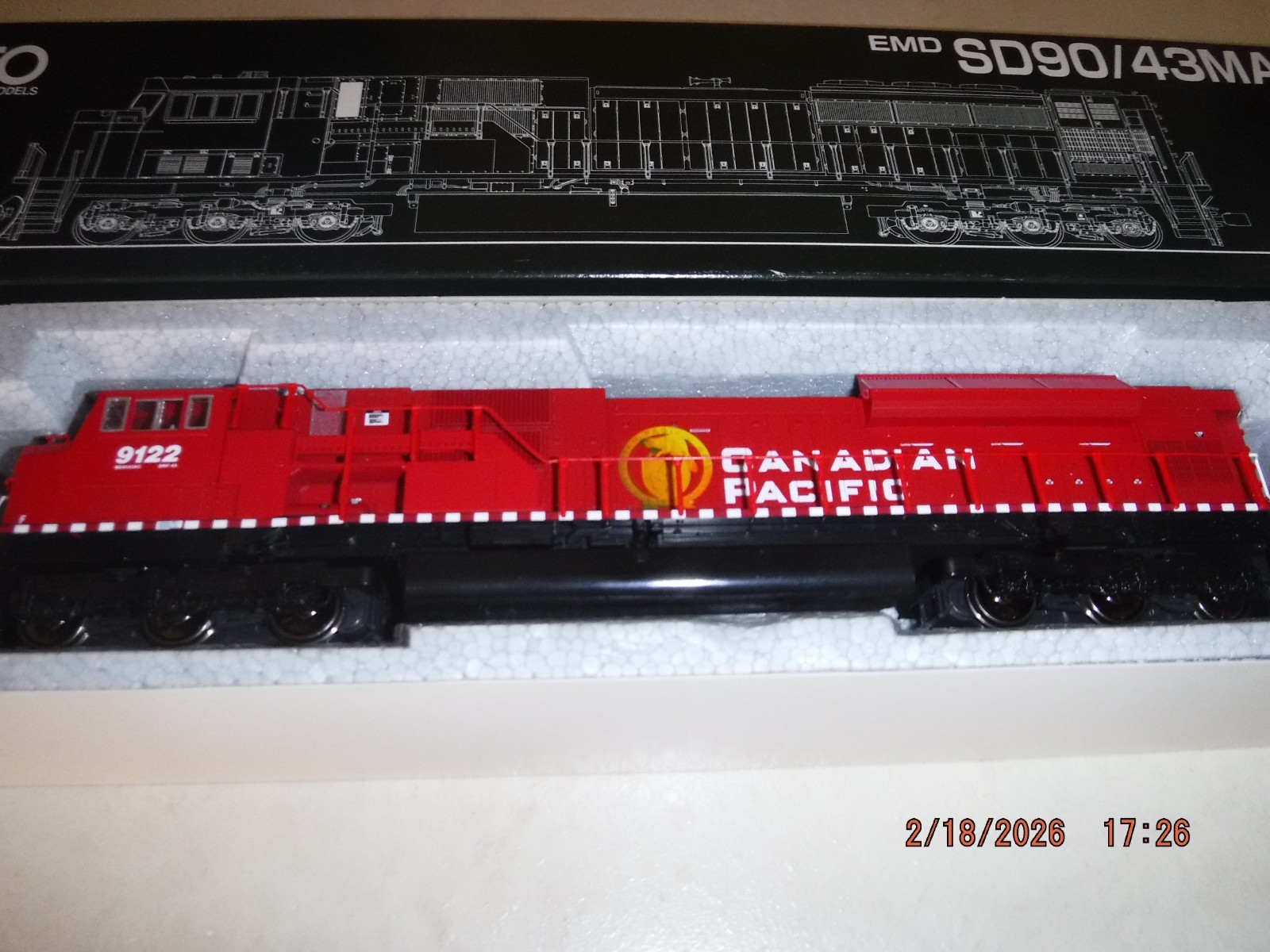 KATO HO CANADIAN PACIFIC EMD SD90/43MAC LOCOMOTIVE #9122 ITEM #37-6352 -RTR-NEW!
