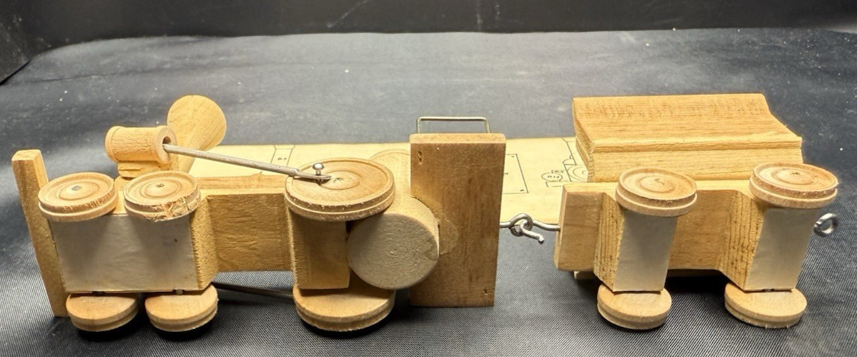 WILLIAM GALLOWAY 1837 BT ASSEMBLED REALISTIC WOODEN MODEL TRAIN FOR DISPLAY