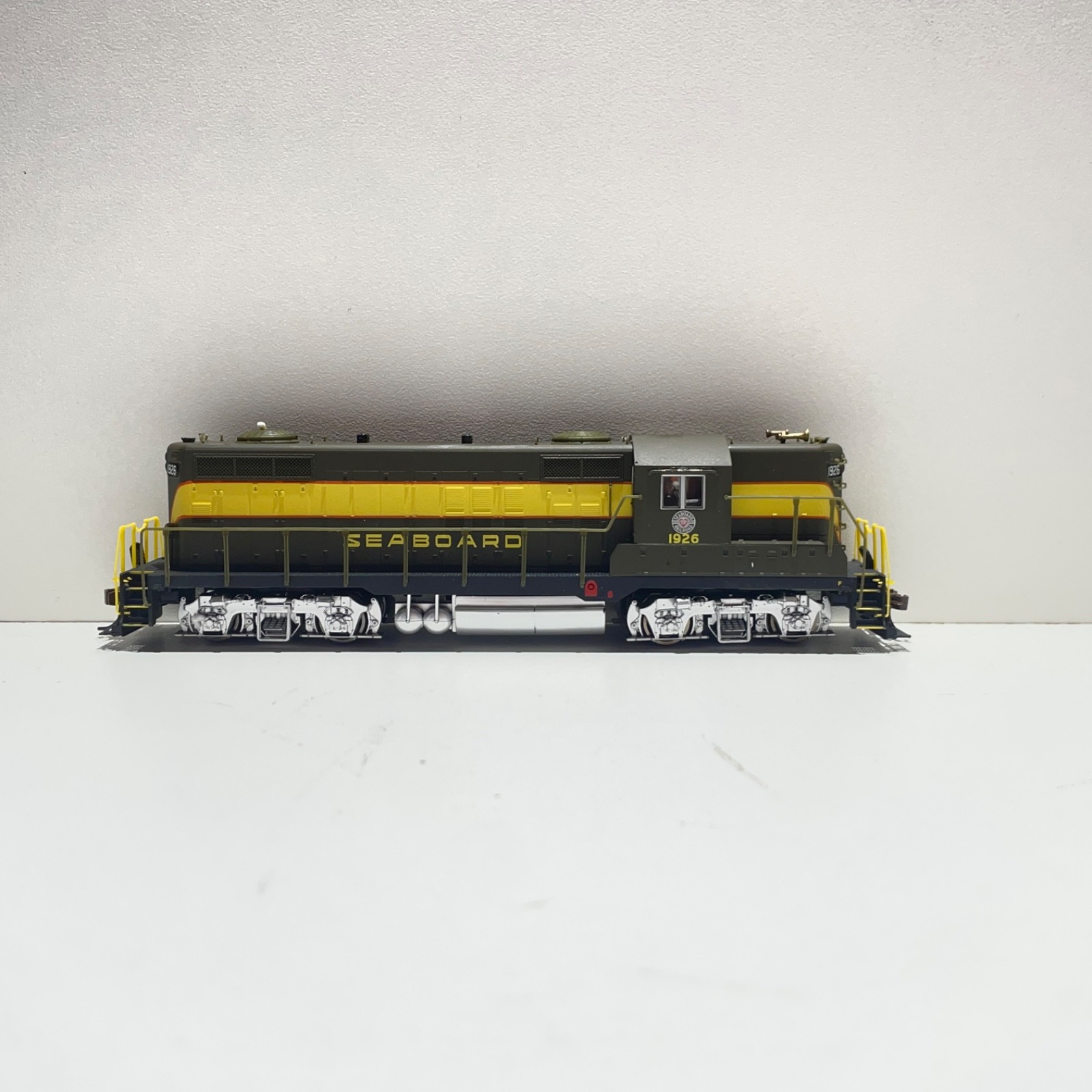 Proto-2000 #21645 HO Scale Seaboard SAL #1926 GP9 Locomotive Runs Boxed