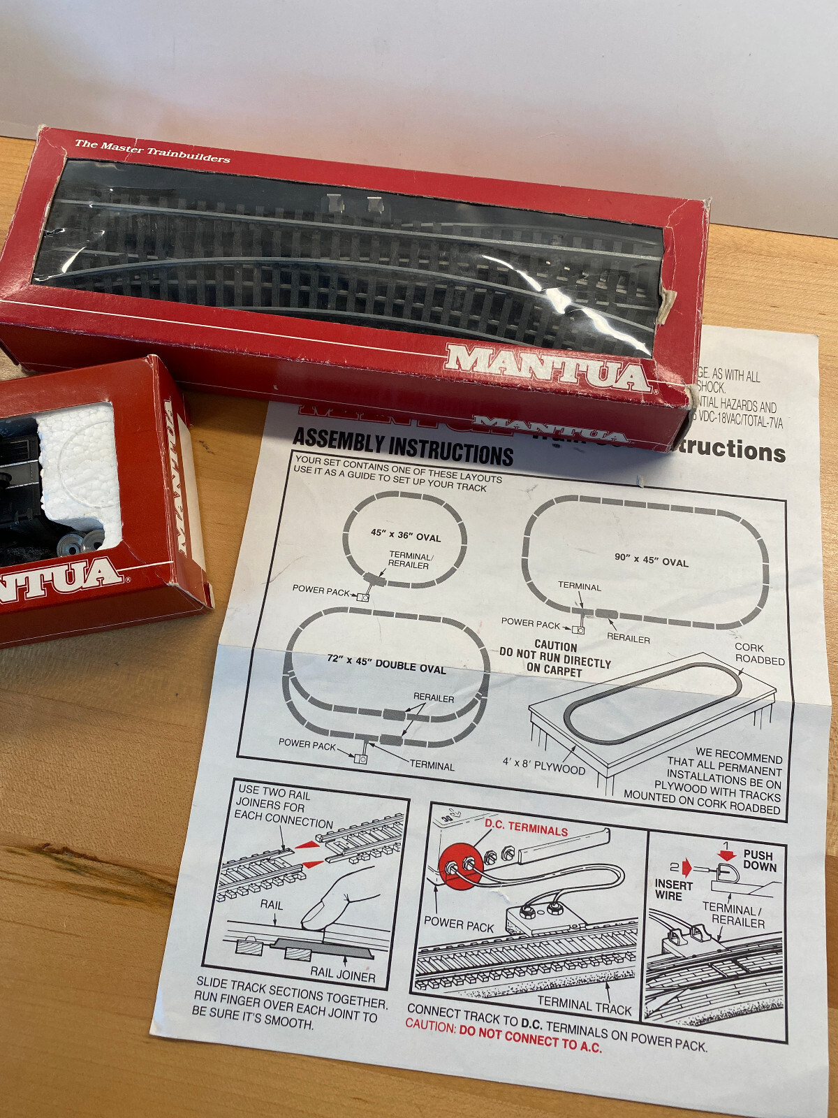 Mantua Train Set. Original Instructions, box, control. Many cars and Locomotive
