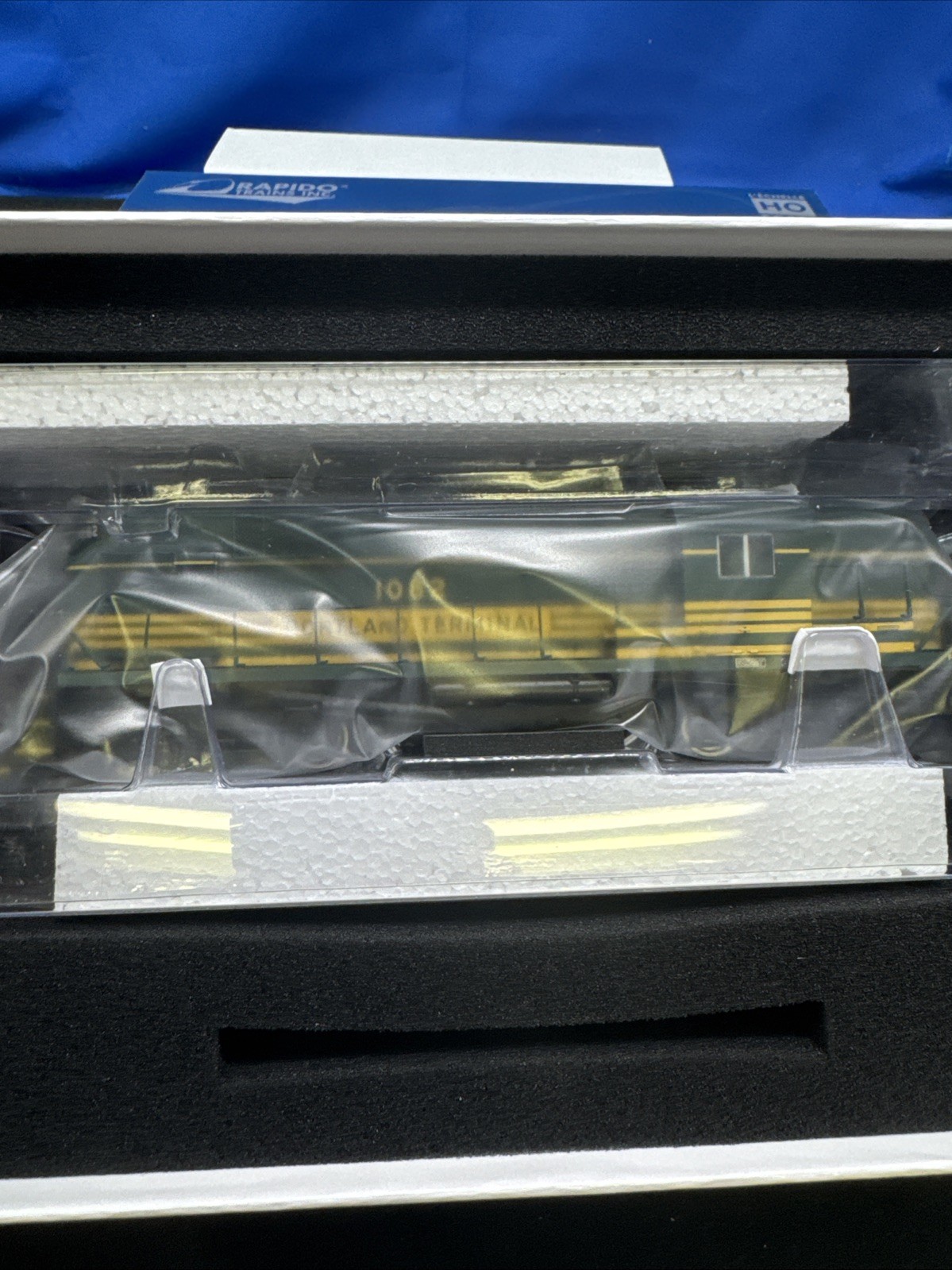 RAPIDO 31071 HO SCALE PORTLAND TERMINAL PINE GREEN RS-11 DIESEL LOCOMOTIVE #1082