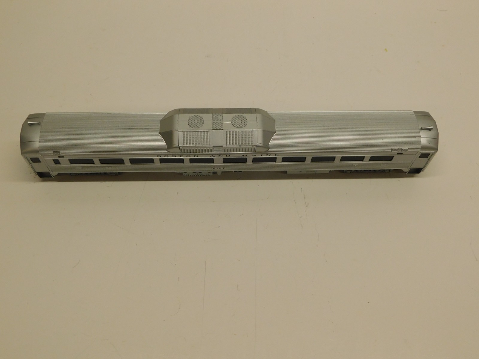 Proto 1000 Series HO Scale BUDD RDC Locomotive 30587 Boston & Maine #6137 #5