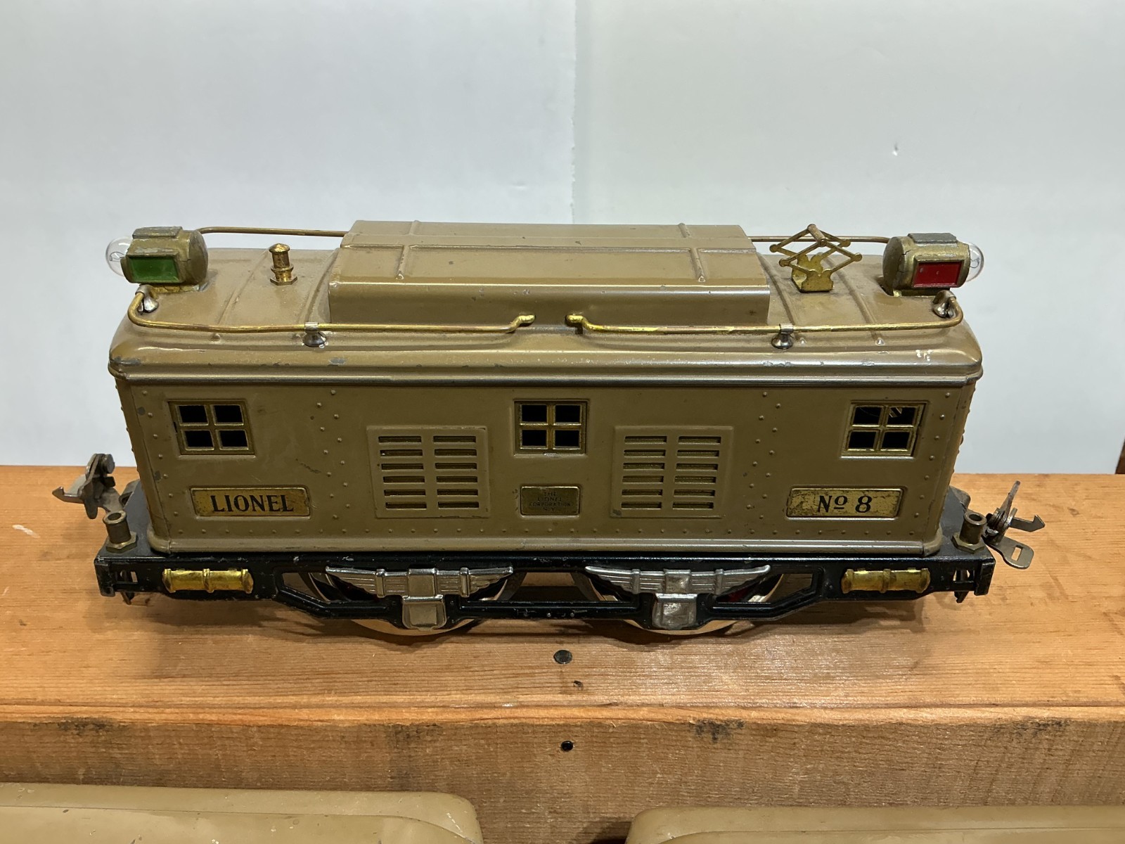 LIONEL Prewar Standard Gauge #8 TAN Locomotive with #337 & #338 Passenger Runs