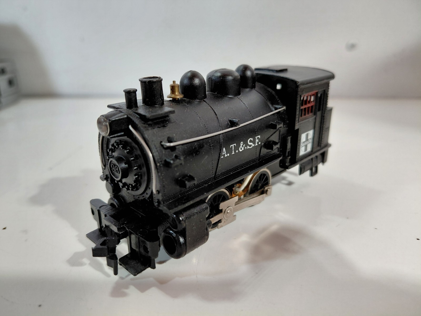 Life Like HO Gauge Model Railroad Santa Fe 0-4-0 Dockside Steam Locomotive