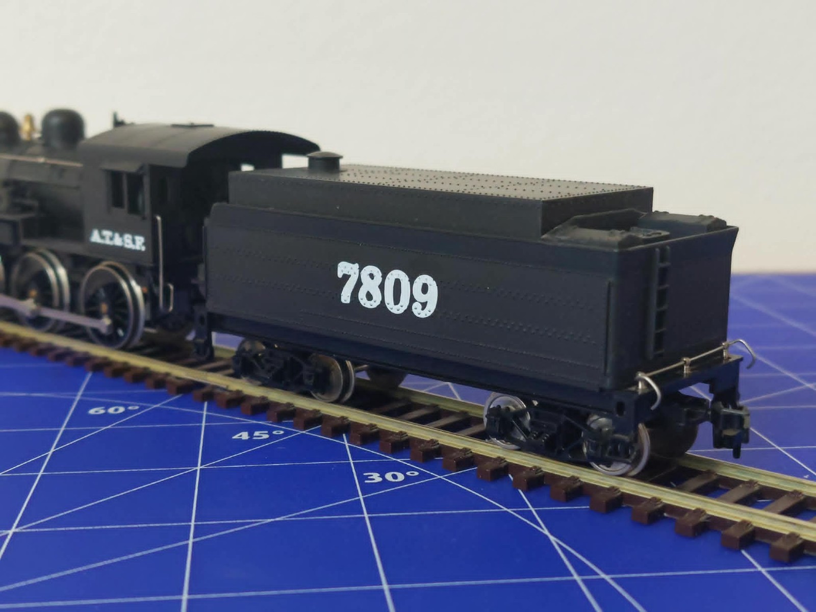 HO Mehano USA 2-6-0 Santa Fe (ATSF) 7809 steam locomotive Original Box, runs