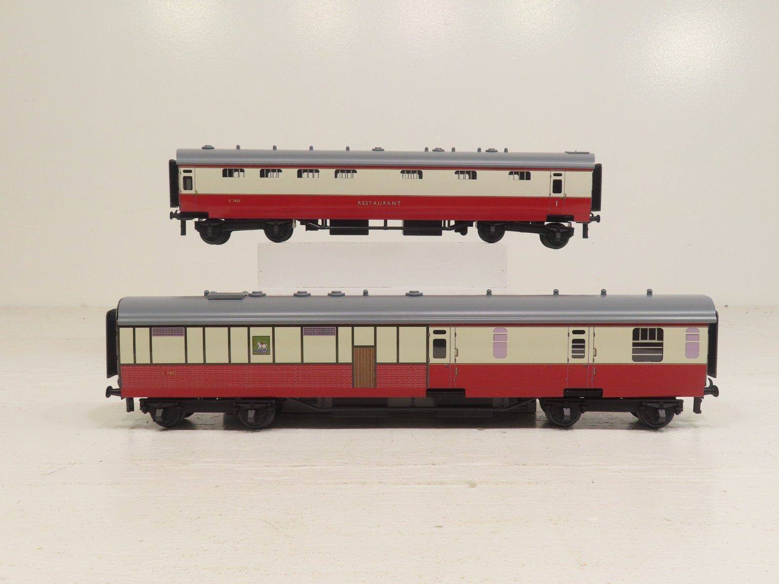 Ace Trains C/21-C O Gauge Tinplate Bulleid Tavern Car set NIB