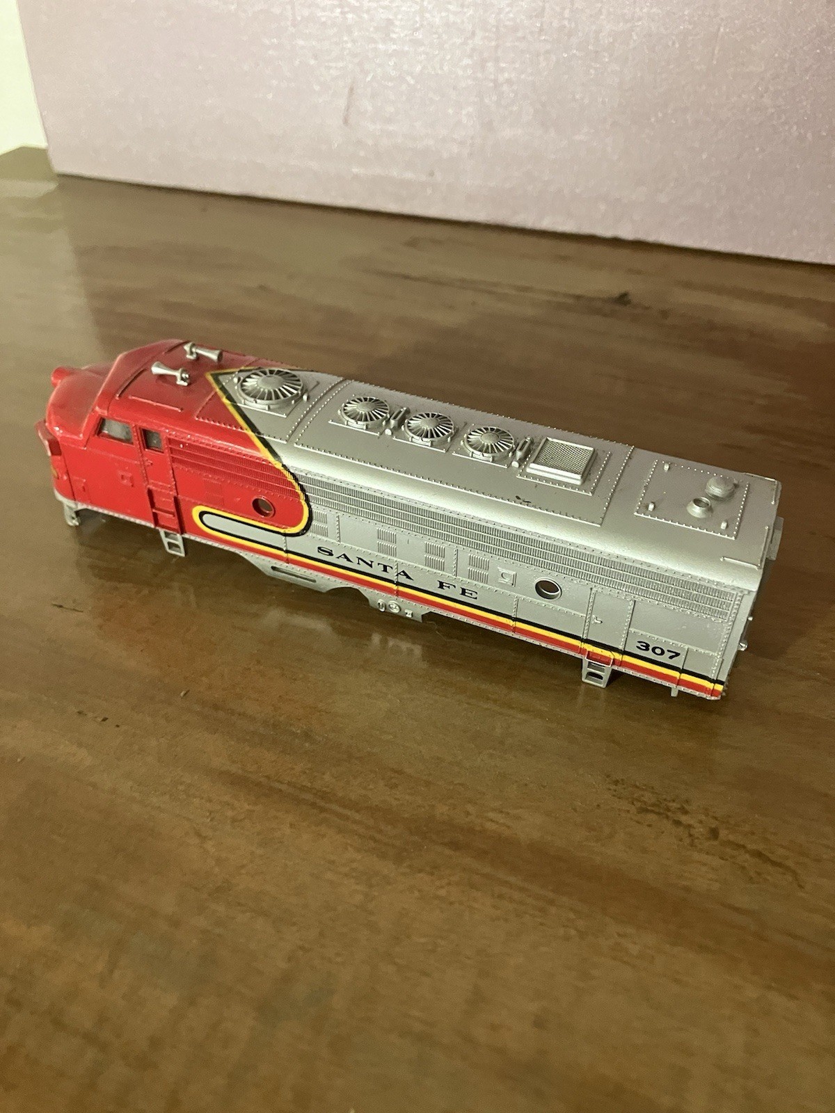 HO Santa Fe Diesel Locomotive Body Shell Red Silver Yellow Black