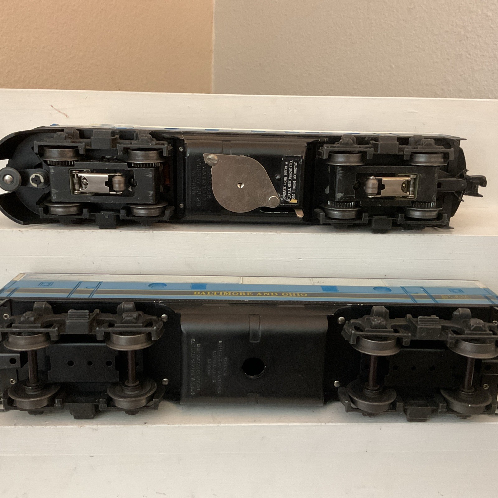 LIONEL POSTWAR 2368 BALTIMORE & OHIO F3 A&B DIESELS “NICE”