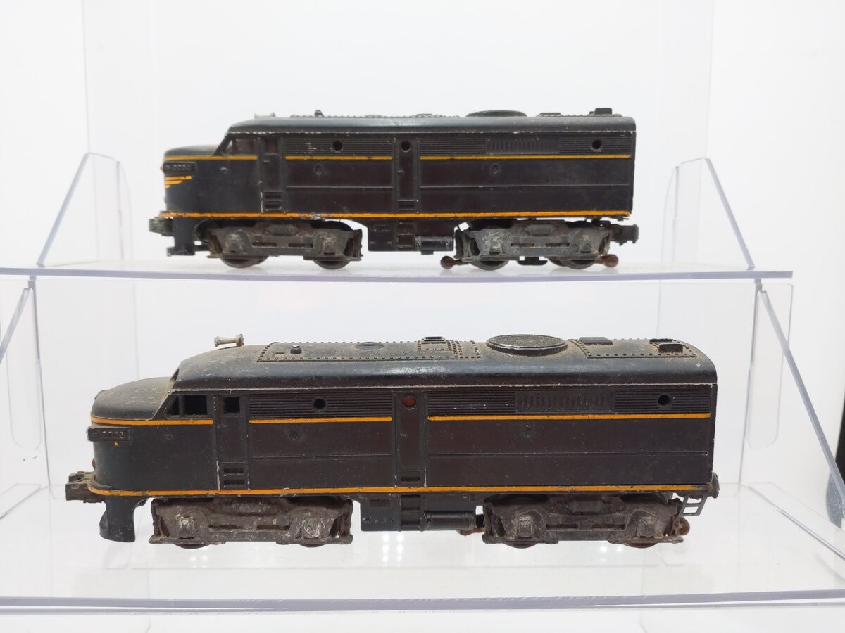 Lionel 2032 Vintage O Erie Alco AA Diesel Locomotive Set