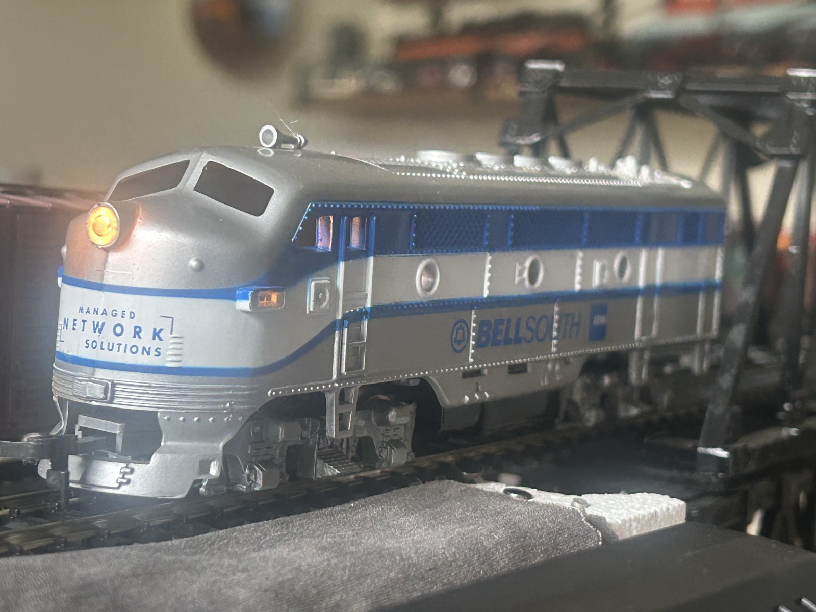 HO 1:87 Scale BELL SOUTH F2-A DIESEL Model Power Excellent Condition
