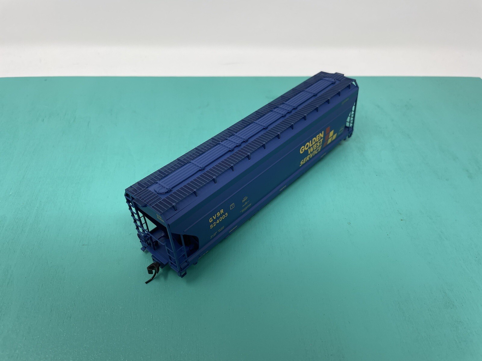 Atlas HO – ACF Center flow Hopper – Missing Trucks No Package -golden West