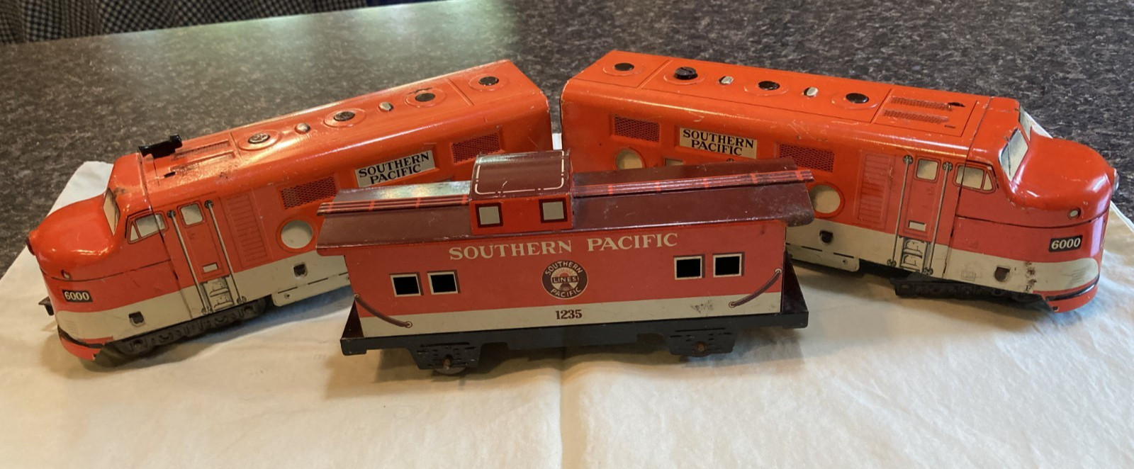 Marx O Gauge Southern Pacific 6000 A & B Units & Caboose #1235