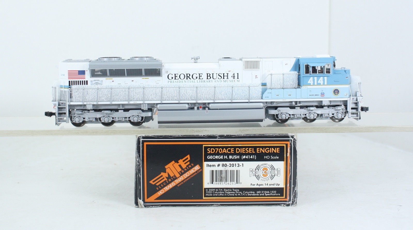 HO MTH 80-2013-1 George H. Bush SD70ACe Diesel Locomotive #4141 ProtoSound 3