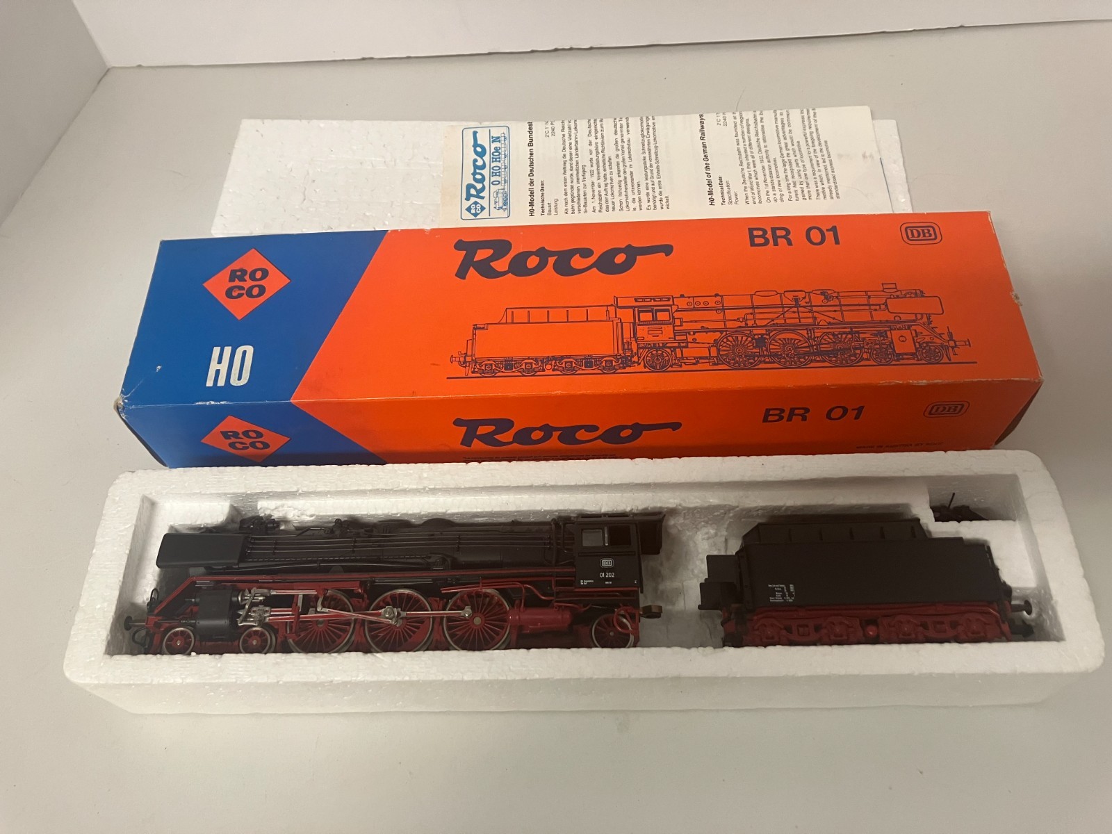 Roco 43242 H0 Steam Locomotive BR 01 202 of the DB & Tender Original Box MB
