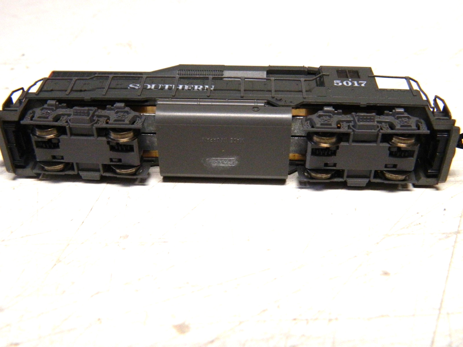 N,Kato,SP GP-30#5017,runs good,exc. Std DC,lts,Kato box(wrong label) as is.(HA)