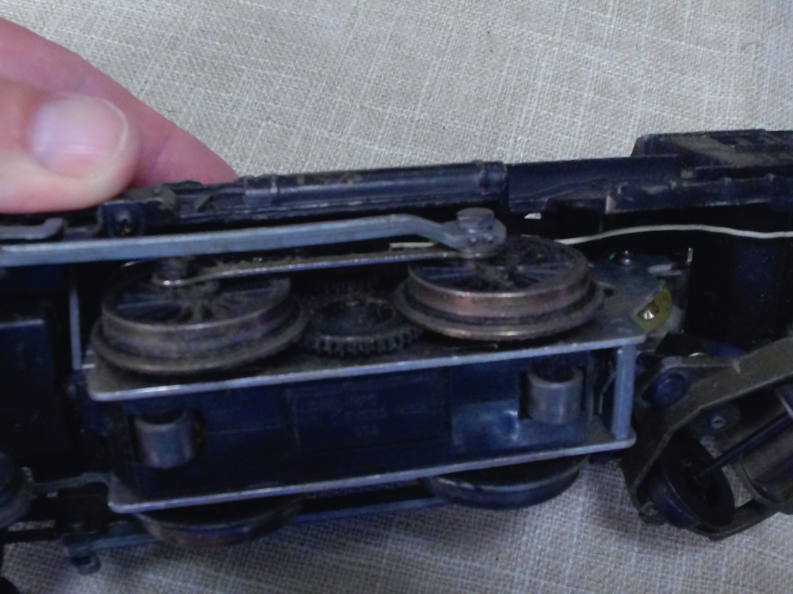 Lionel Steam ” LOCOMOTIVE # 8142 w/ LIONEL WHISTLE TENDER” 0 Scale (LOT E)