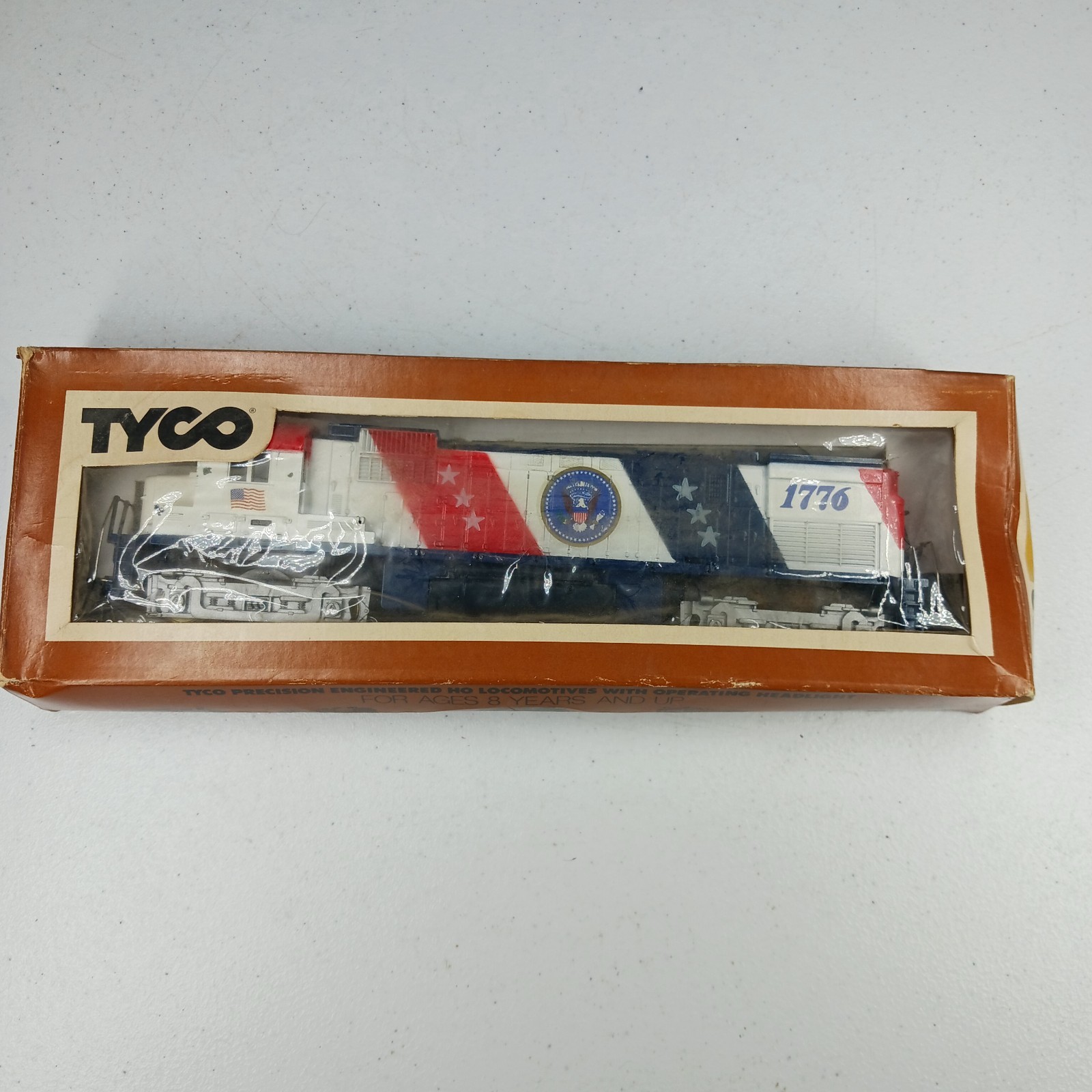 TYCO Diesel Locomotive ALCO Century 430 Spirit of ’76 HO Lighted White Blue Red