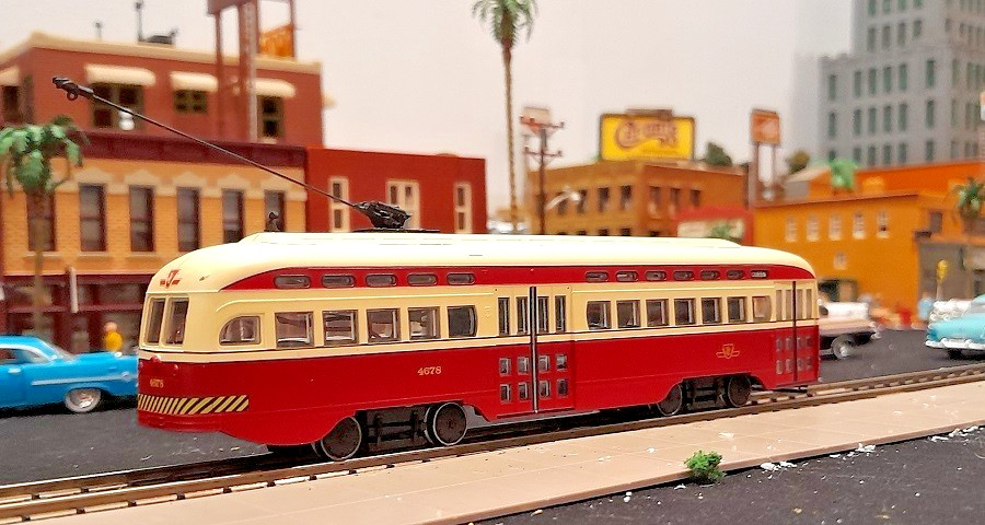* 1/87 HO * Bowser * Postwar PCC Toronto Streetcar #4678 * BOXED * 12650 *