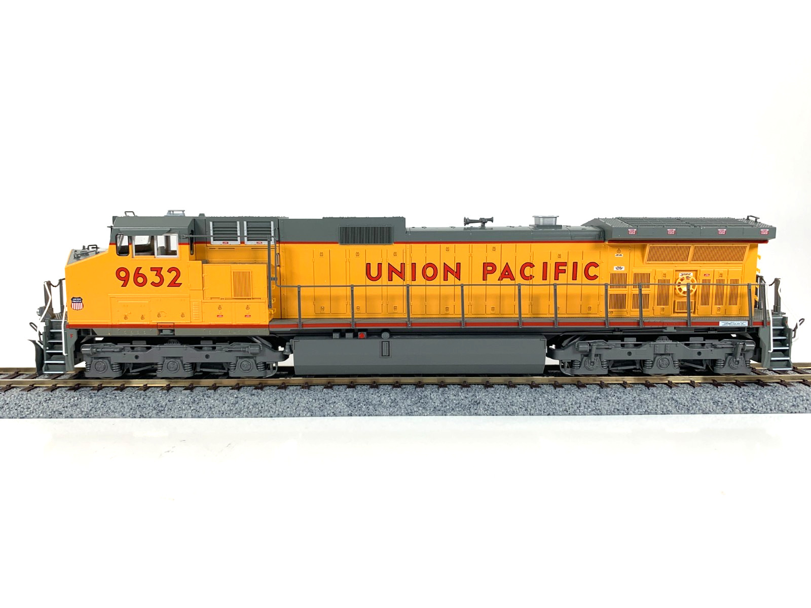HO Kato 37-6632 Union Pacific #9632 GE C44-9W Diesel – DC only