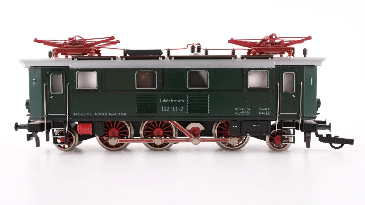 FLEISCHMANN 1632 E 132 101-7 DB Green Livery, Black Frame, Red Wheels