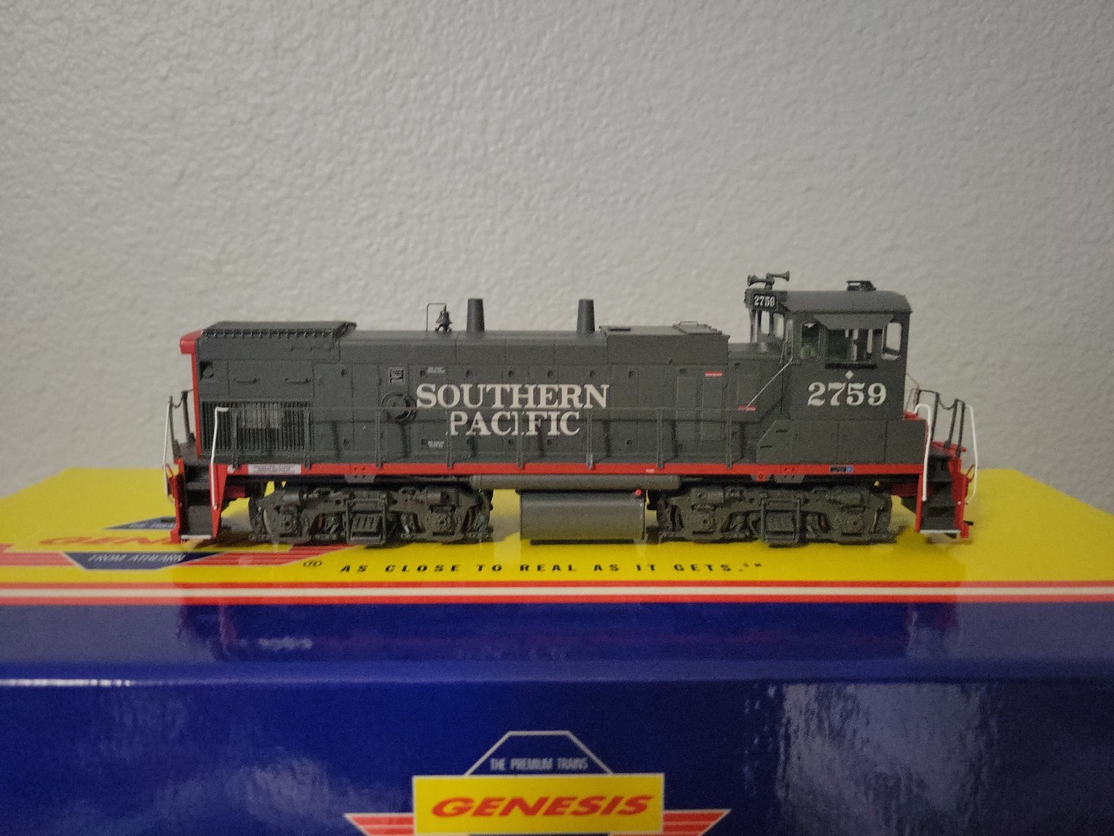 HO Scale Athearn Genesis Southern Pacific MP15AC #2759 DCC Ready