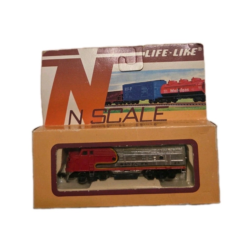 Life-Like N Gauge Diesel Locomotive Santa Fe 215 1:160 Red Silver