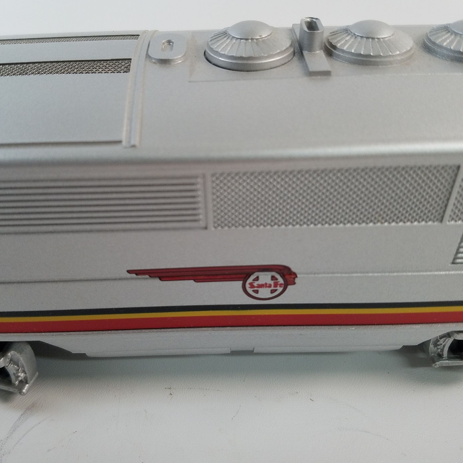 Lionel Santa Fe 2343C F3B War Bonnet O Gauge Silver Truck Clear Porthole 6-18136