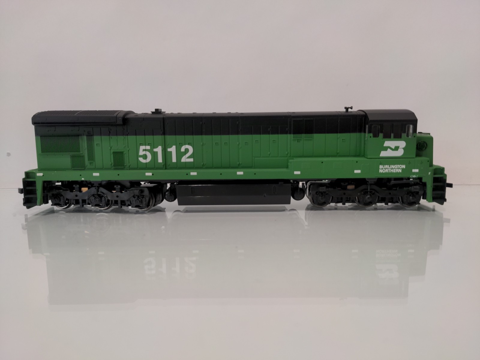 HO Atlas 8606 GE C30-7 Burlington Northern BN 5012 NOS