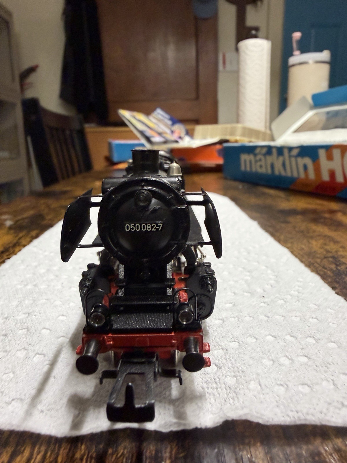 Märklin HO 3084 Deutsche Bahn Steam Locomotive 050082-7 2-10-0 Black/Red