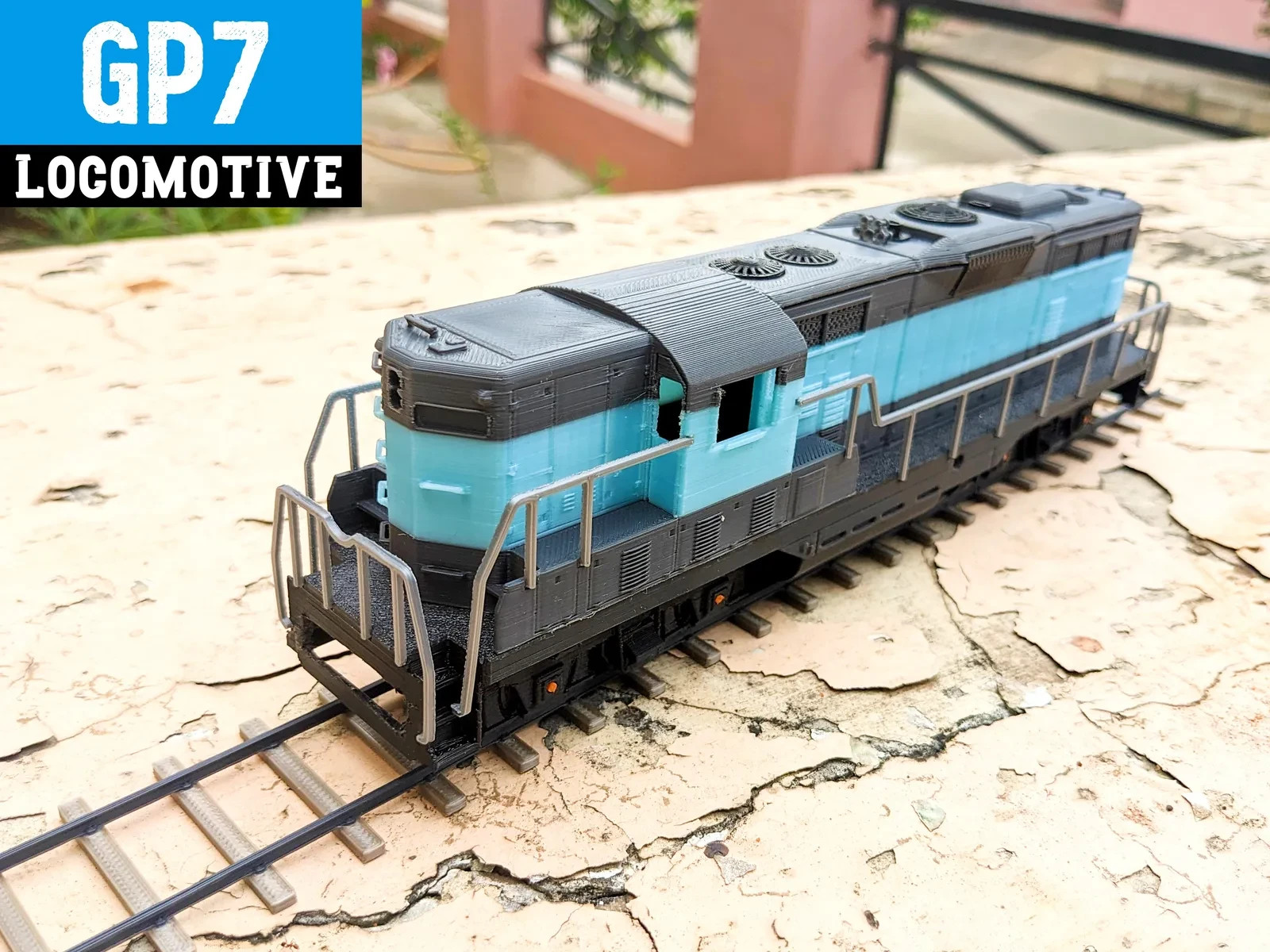 S‑Scale GP7 Locomotive – Strong Plastic Model w/ Coupler & Bogies, Unassembled