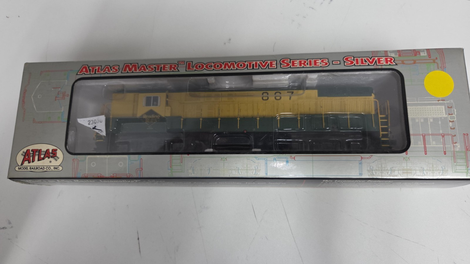 Atlas 7866 Train Master Locomotive Reading (PH2)- Road #867.