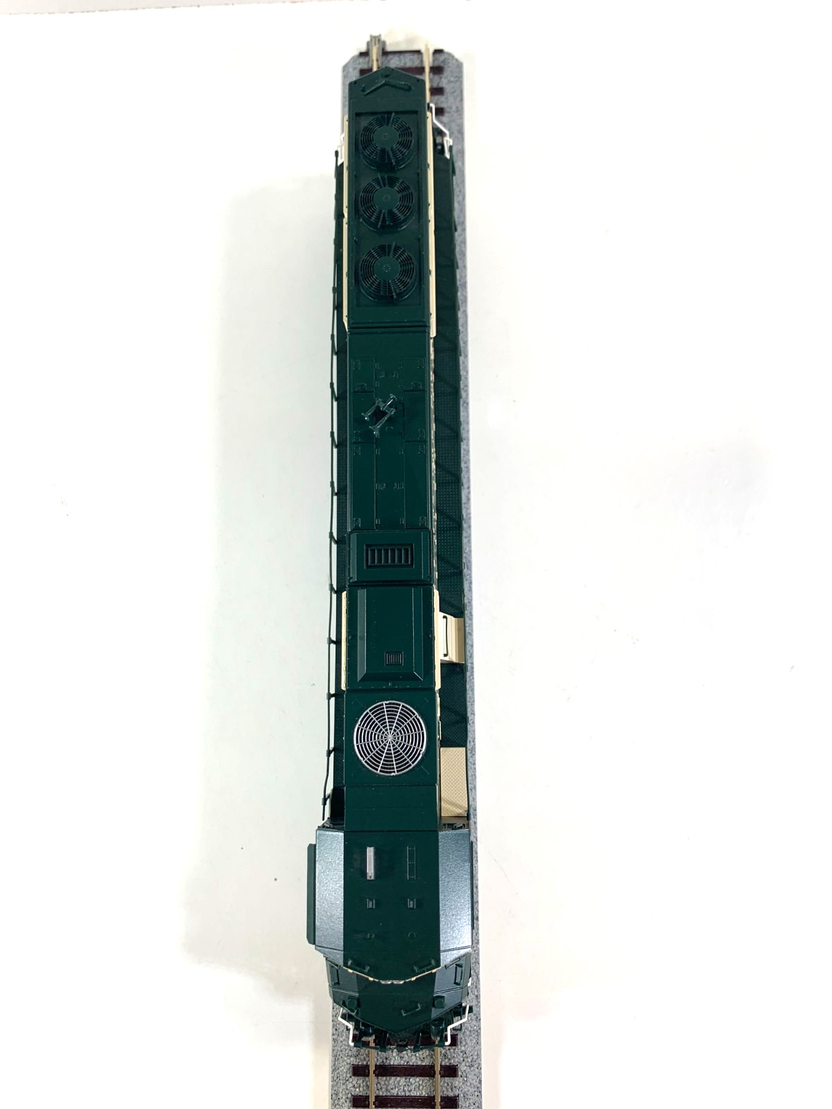 Kato HO 37-6383 BNSF Merger Scheme SD70MAC Diesel # 9647 -DCC/ No Sound