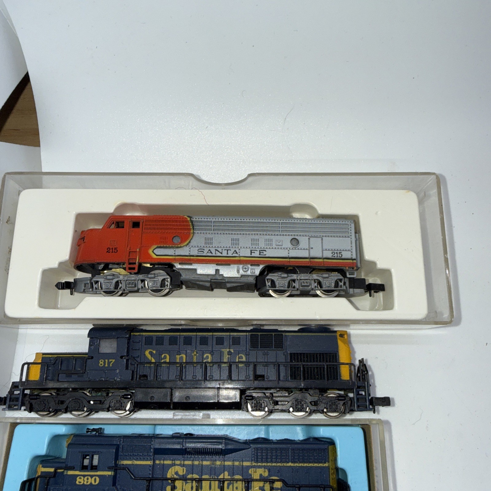 N Scale Arnold Rapido Revell N Desert Chief Santa Fe Passenger Train 13 Cars