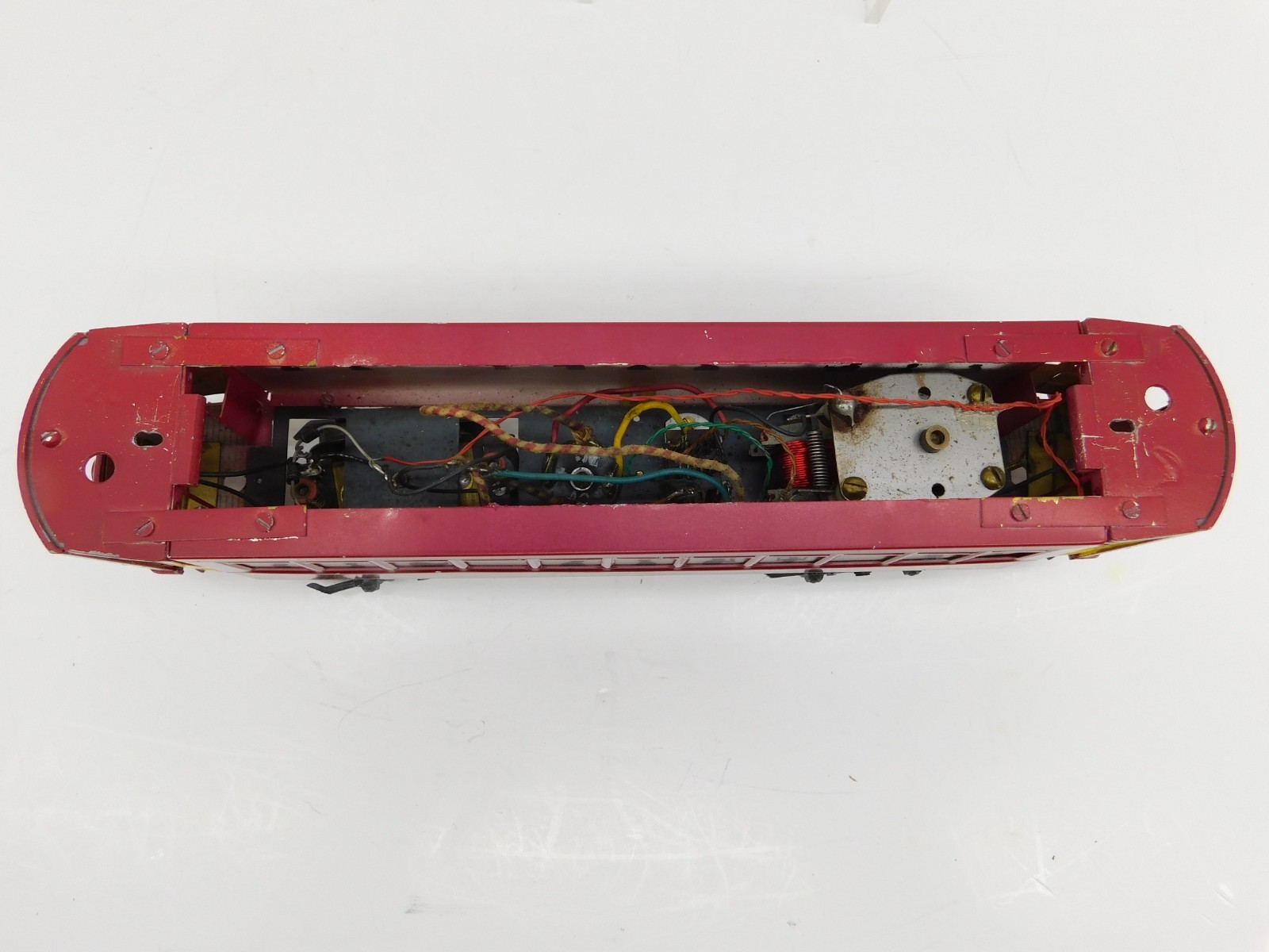 BOWSER No. 551-050126 BRILL O GAUGE 2-RAIL TIN PLATE RED TROLLEY