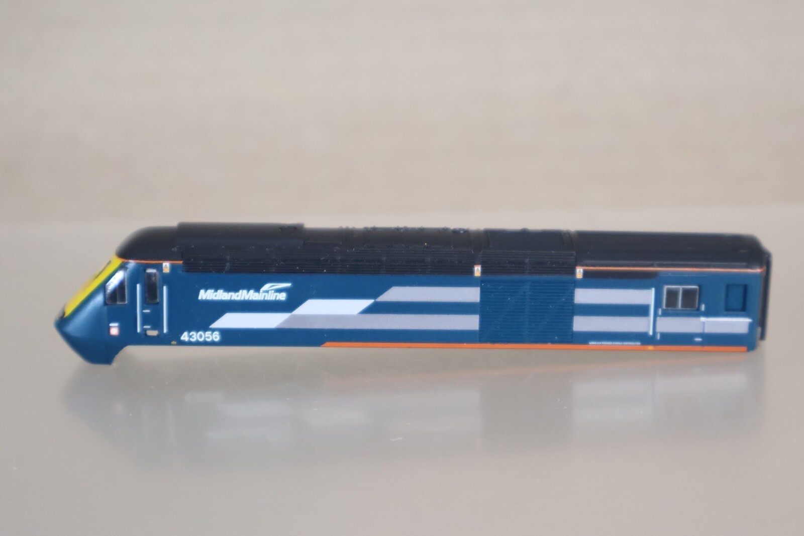 GRAHAM FARISH 371-475A BODY for MIDLAND MAINLINE HST CLASS 43 LOCOMOTIVE 4305 on