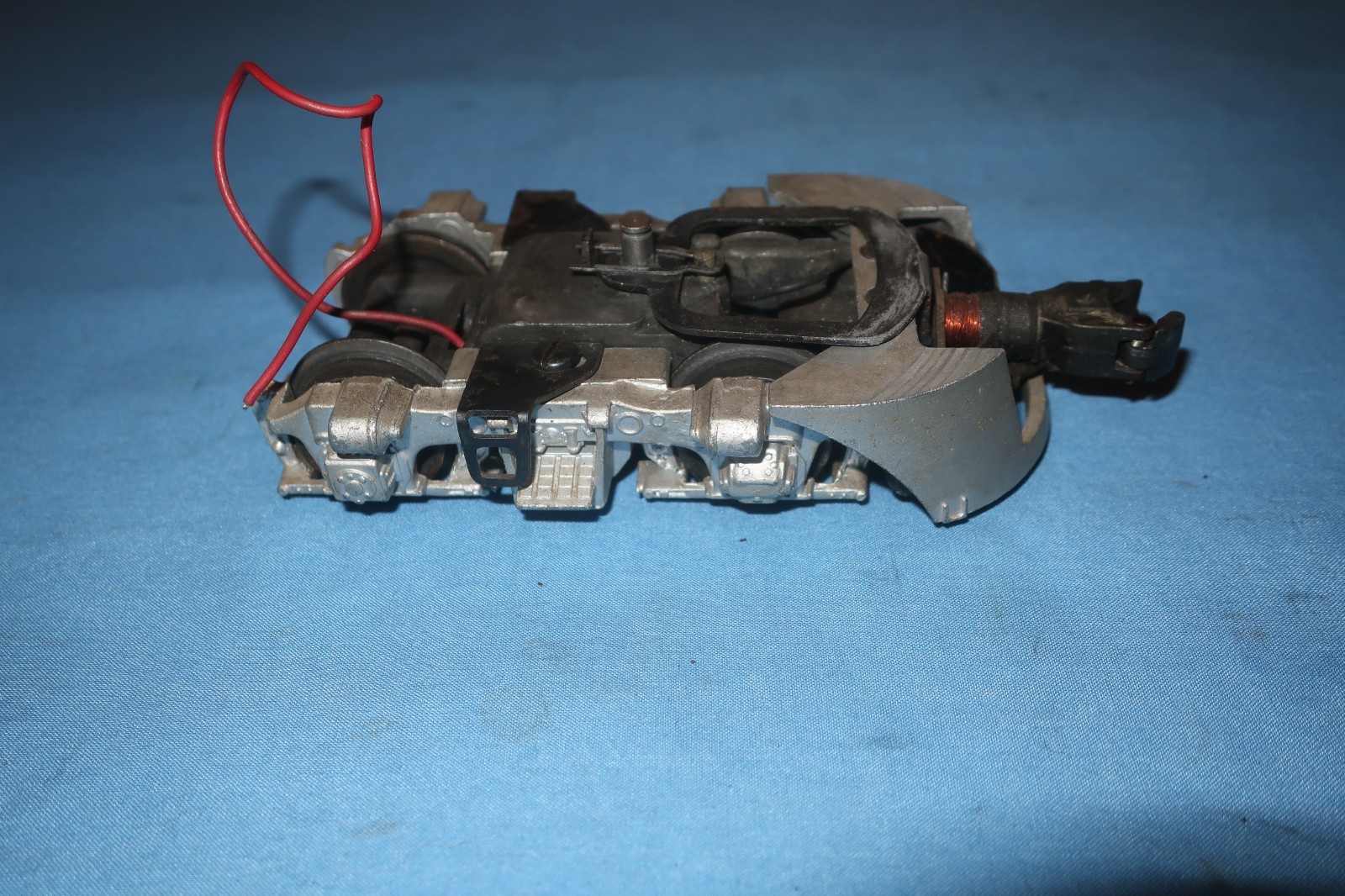 Lionel Postwar F3 Diesel Locomotive Dummy Front Truck with Electric Coupler.