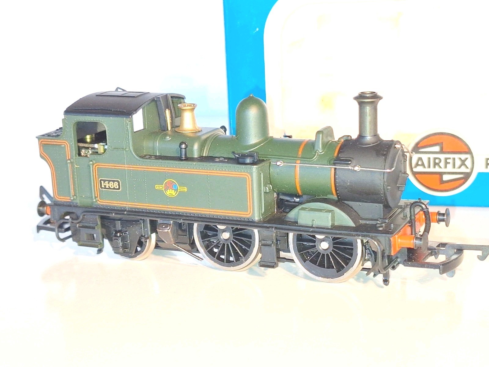 Airfix 54153-0 BR Tank Loco. New Old Stock. Mint Cond. 2 Rail DC Boxed.OO Scale